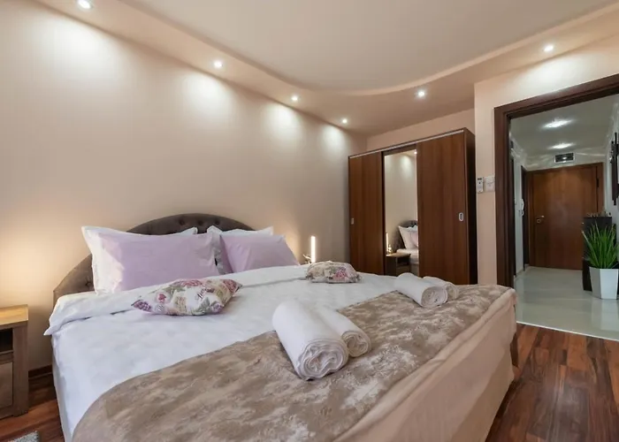 Aventurine Lejlighed *